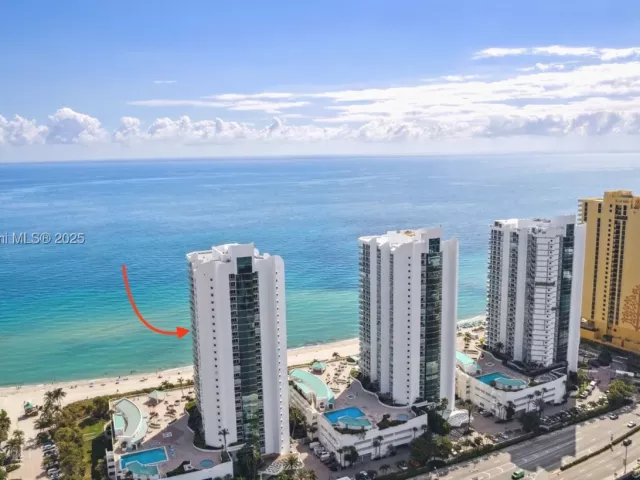 2-bedroom condo for sale in Sunny Isles Beach - 16485 Collins Ave 2035 - MondialRealty