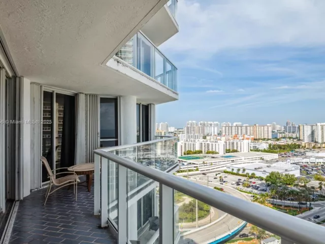 Apartment for sale  Unit #2035 - photo 5649369