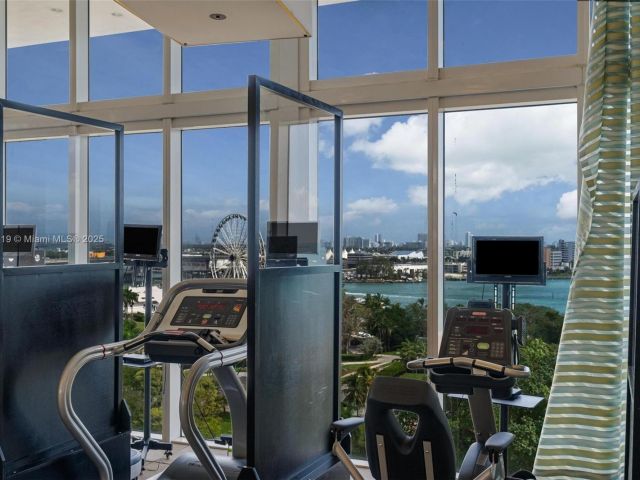 Apartment for sale  Unit #5209 - photo 5630107