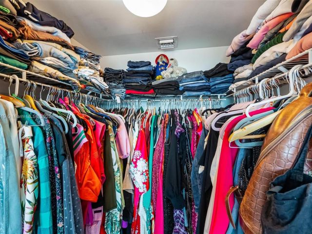 Apartment for sale  Unit #5209 - photo 5630114