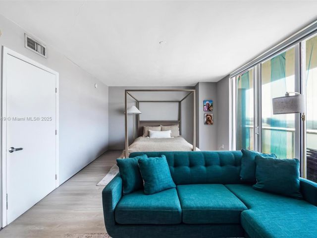 Apartment for sale  Unit #5209 - photo 5630121