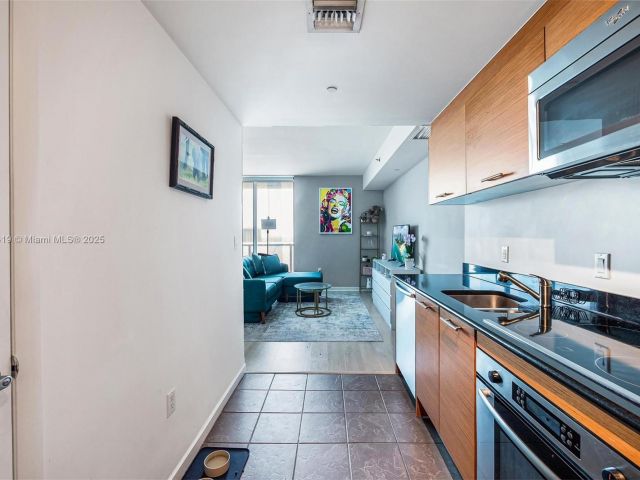 Apartment for sale  Unit #5209 - photo 5630123