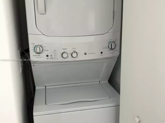 2-bedroom condo for sale in Miami - 650 NE 32nd St 2006 - MondialRealty