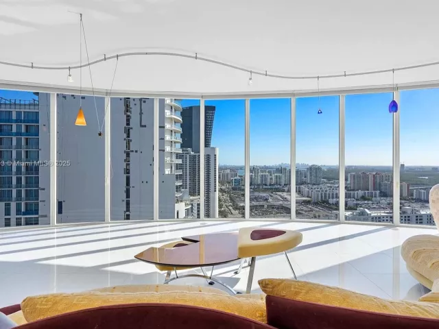 Apartment for sale  Unit #3701 - photo 5652663