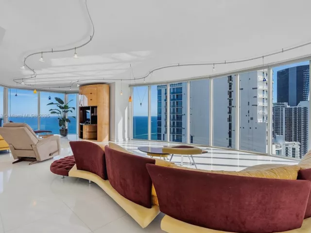 Apartment for sale  Unit #3701 - photo 5652668