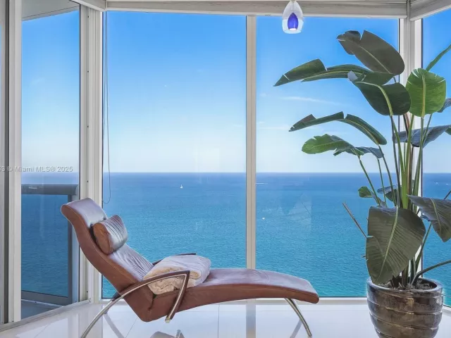 Apartment for sale  Unit #3701 - photo 5652660