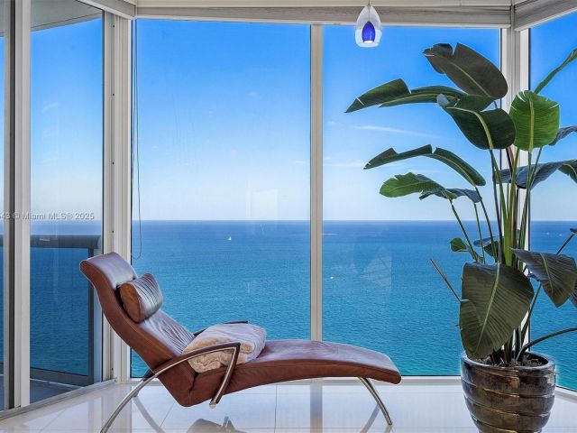 Apartment for sale  Unit #3701 - photo 5652660