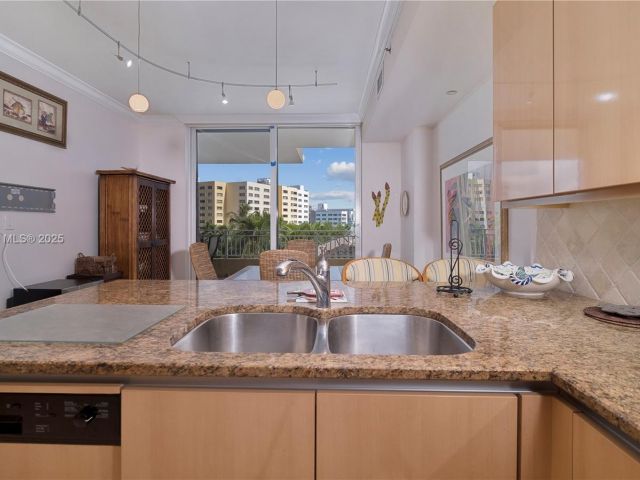 Apartment for rent  Unit #404 - photo 6912955