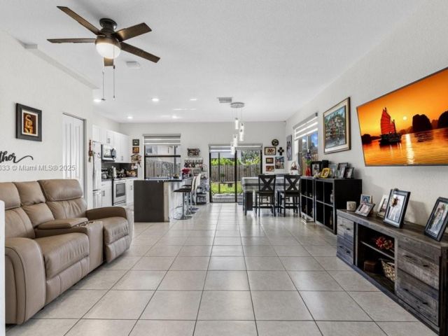 3-bedroom home for sale in Homestead - 25020 SW 108th Ave 25020 - MondialRealty