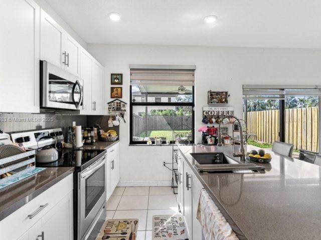3-bedroom home for sale in Homestead - 25020 SW 108th Ave 25020 - MondialRealty