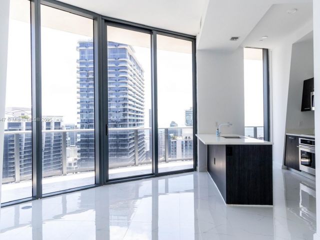 Apartment for sale  Unit #4703 - photo 5605644