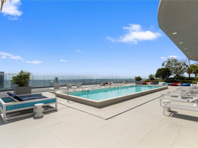 Apartment for sale  Unit #4703 - photo 5605655