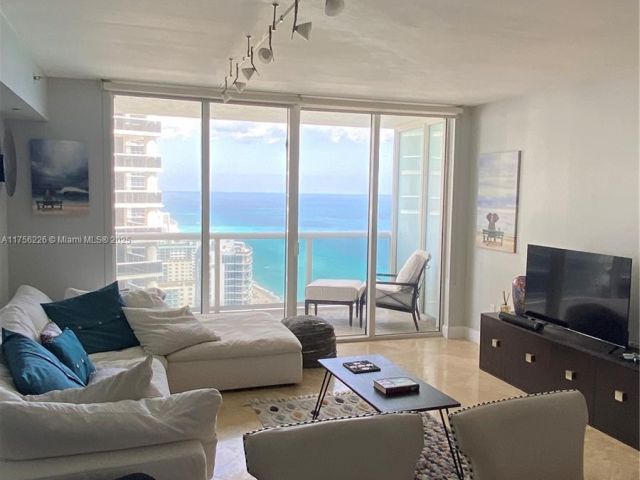 Apartment for sale  Unit #3609 - photo 5696793