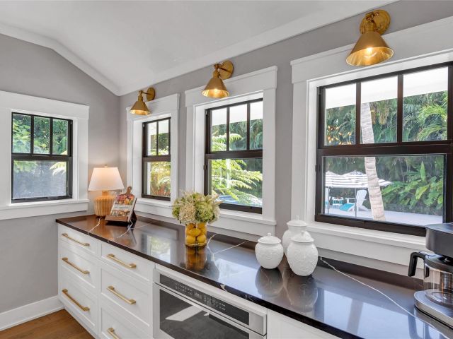 Home for rent at 450 N Swinton Ave - photo 5757555