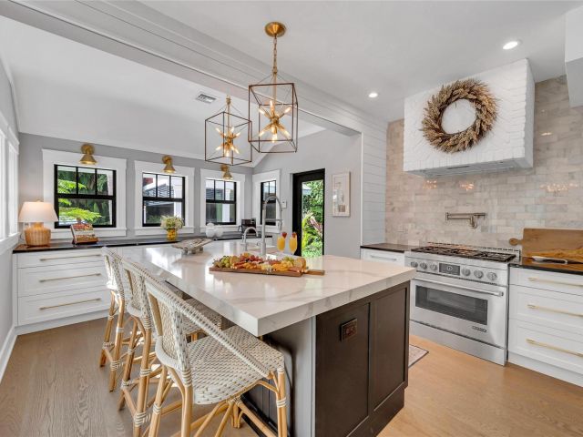 Home for rent at 450 N Swinton Ave - photo 5757557