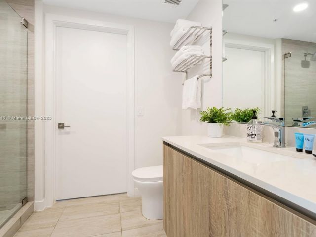 Apartment for rent  Unit #S-314 - photo 5686681