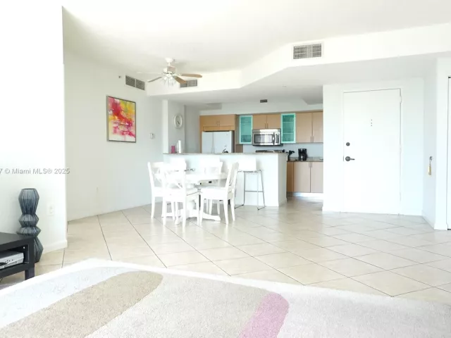 Apartment for sale  Unit #606 - photo 5671964