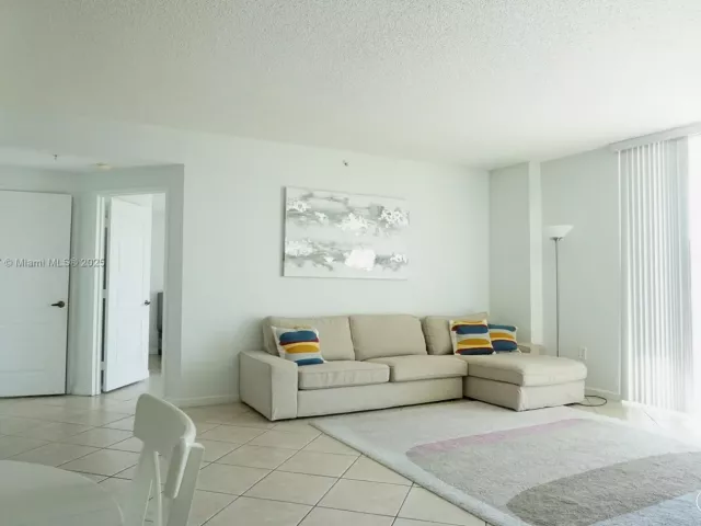 Apartment for sale  Unit #606 - photo 5671965