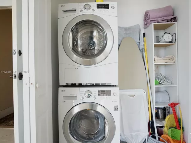 Apartment for sale  Unit #606 - photo 5671951