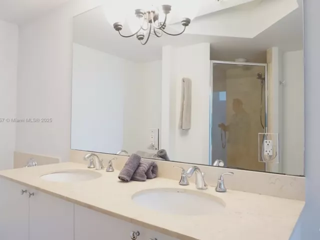 Apartment for sale  Unit #606 - photo 5671954