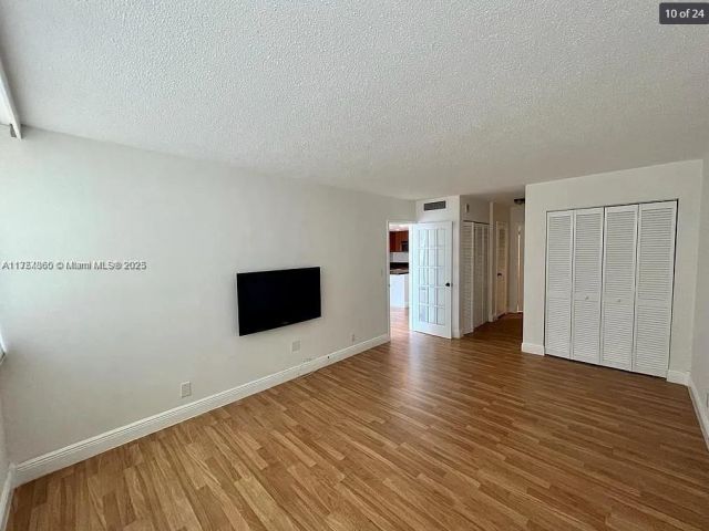 1-bedroom condo for sale in Hallandale Beach - 2030 S Ocean Dr 211 - MondialRealty