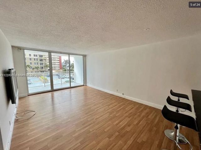 1-bedroom condo for sale in Hallandale Beach - 2030 S Ocean Dr 211 - MondialRealty