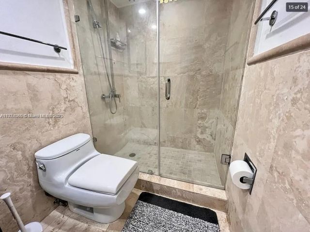 1-bedroom condo for sale in Hallandale Beach - 2030 S Ocean Dr 211 - MondialRealty