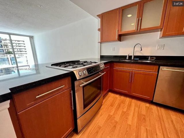 1-bedroom condo for sale in Hallandale Beach - 2030 S Ocean Dr 211 - MondialRealty