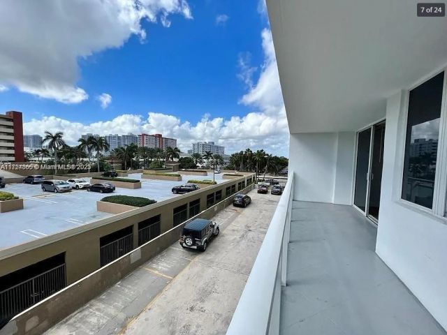 1-bedroom condo for sale in Hallandale Beach - 2030 S Ocean Dr 211 - MondialRealty