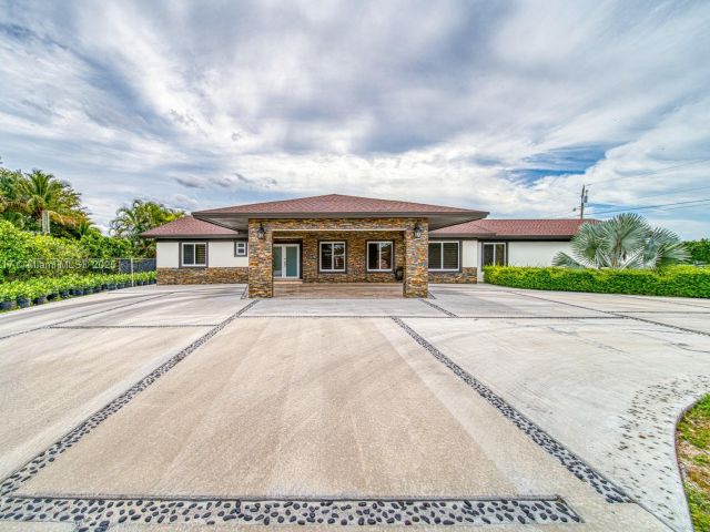 Home for sale at 19390 SW 312th St - photo 5599305