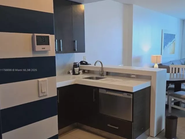 Apartment for sale  Unit #1402 - photo 5656569