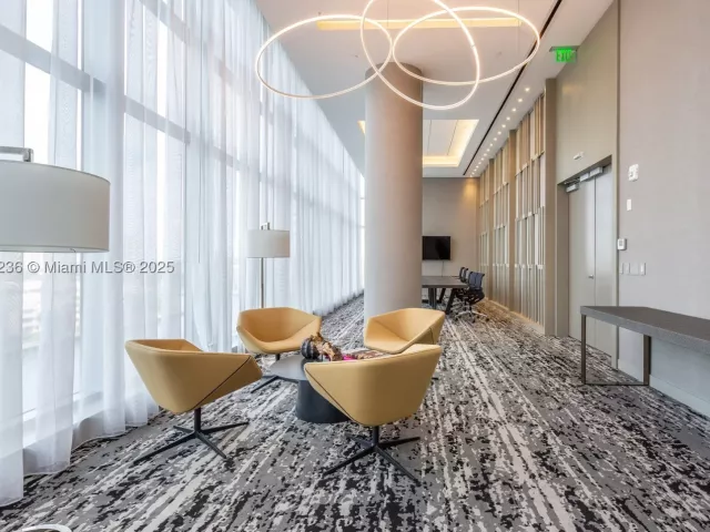 2-bedroom condo for sale in Hollywood - 4010 S Ocean Dr R1609 - MondialRealty