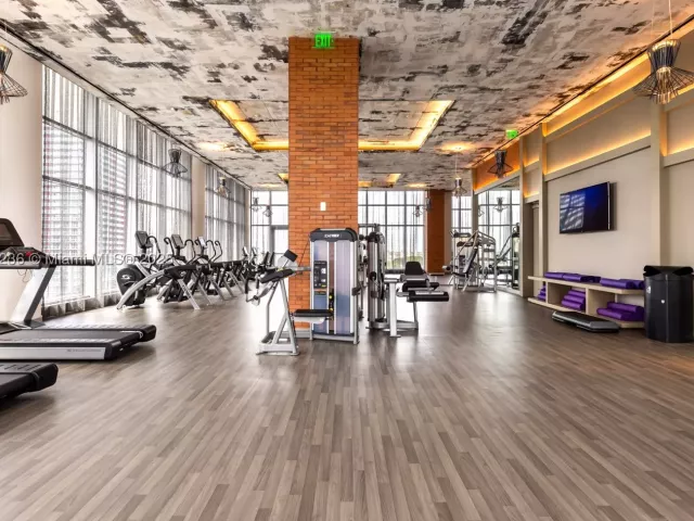 2-bedroom condo for sale in Hollywood - 4010 S Ocean Dr R1609 - MondialRealty