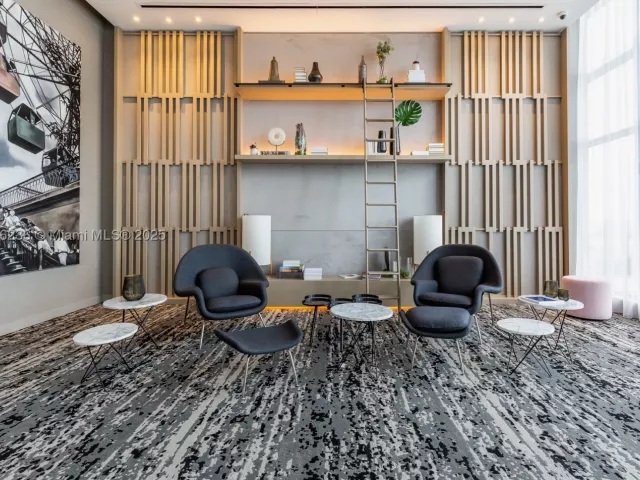 2-bedroom condo for sale in Hollywood - 4010 S Ocean Dr R1609 - MondialRealty