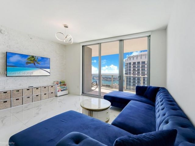 Apartment for sale  Unit #4904 - photo 5696835