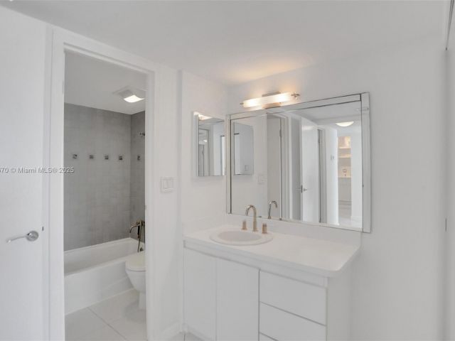 Apartment for sale  Unit #1923 - photo 5921706