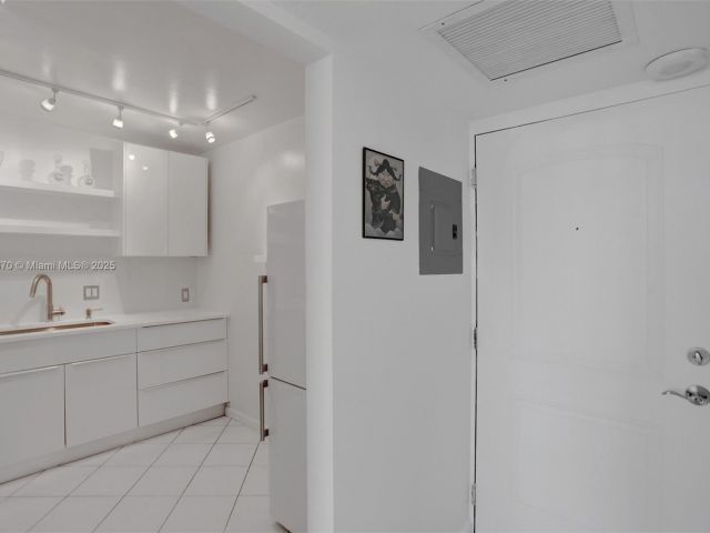 Apartment for sale  Unit #1923 - photo 5921709