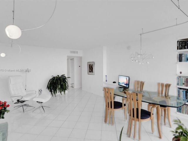 Apartment for sale  Unit #1923 - photo 5921714