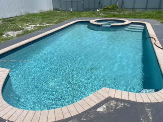 Home for sale at 2318 Scott St - photo 6187302