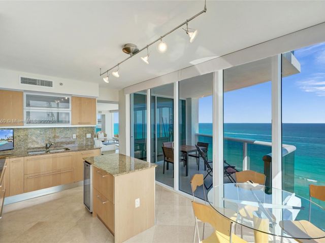 Apartment for sale  Unit #1901 - photo 5671159