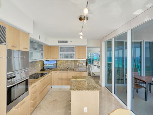 Apartment for sale  Unit #1901 - photo 5671160