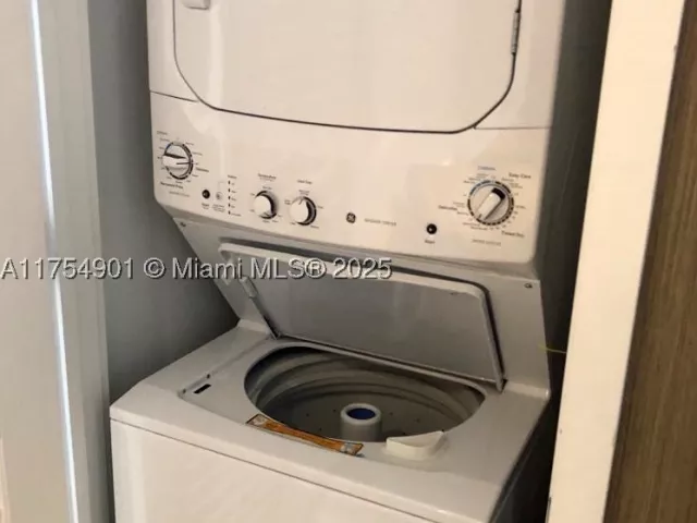 2-bedroom condo for sale in Hollywood - 4111 S Ocean Dr 3605 - MondialRealty