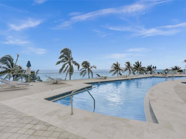 Apartment for sale  Unit #PH4 - photo 5794260