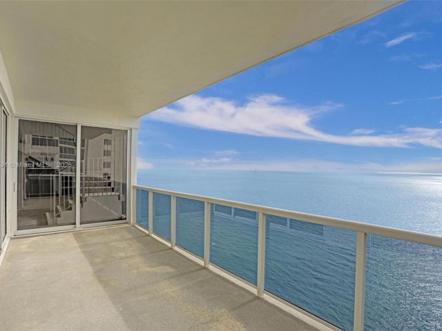 Apartment for sale  Unit #PH4 - photo 5794263