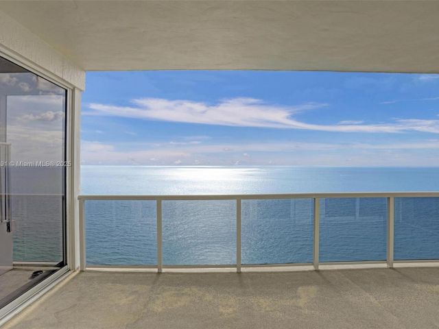 Apartment for sale  Unit #PH4 - photo 5794265