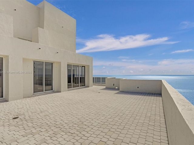 Apartment for sale  Unit #PH4 - photo 5794267