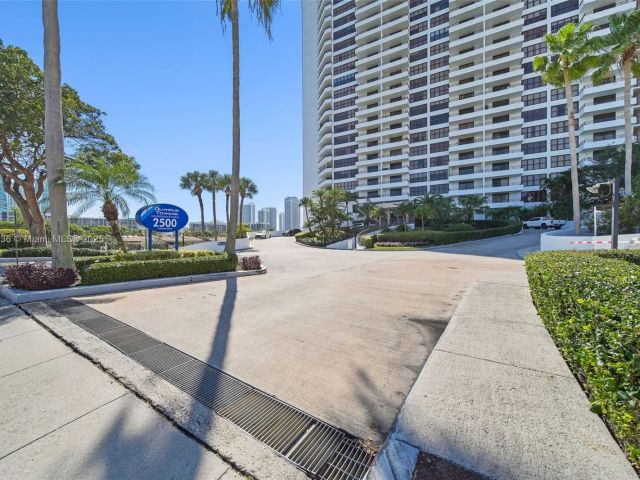 2-bedroom condo for sale in Hallandale Beach - 2500 Parkview Dr 812 - MondialRealty