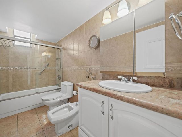 2-bedroom condo for sale in Hallandale Beach - 2500 Parkview Dr 812 - MondialRealty