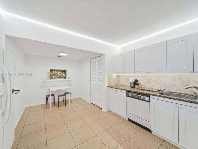 2-bedroom condo for sale in Hallandale Beach - 2500 Parkview Dr 812 - MondialRealty