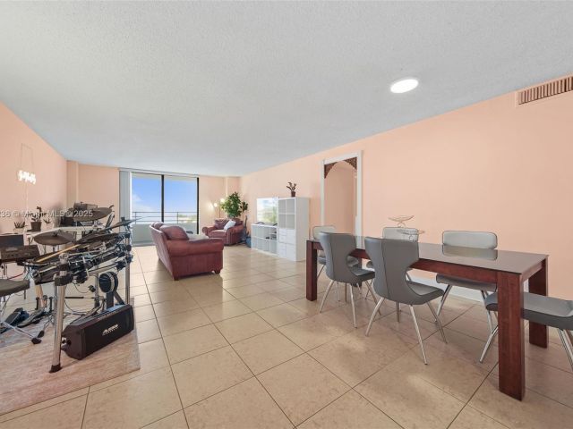 2-bedroom condo for sale in Hallandale Beach - 2500 Parkview Dr 812 - MondialRealty
